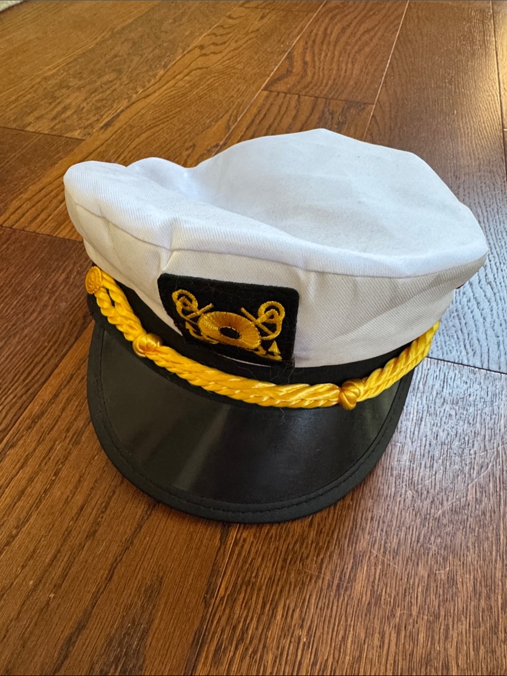 New without tags kids captain hat